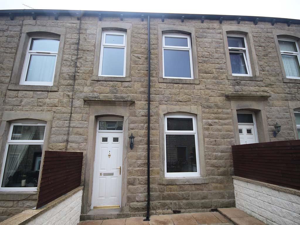 3 bedroom mid terrace house To Let in Barnoldswick - Main Image